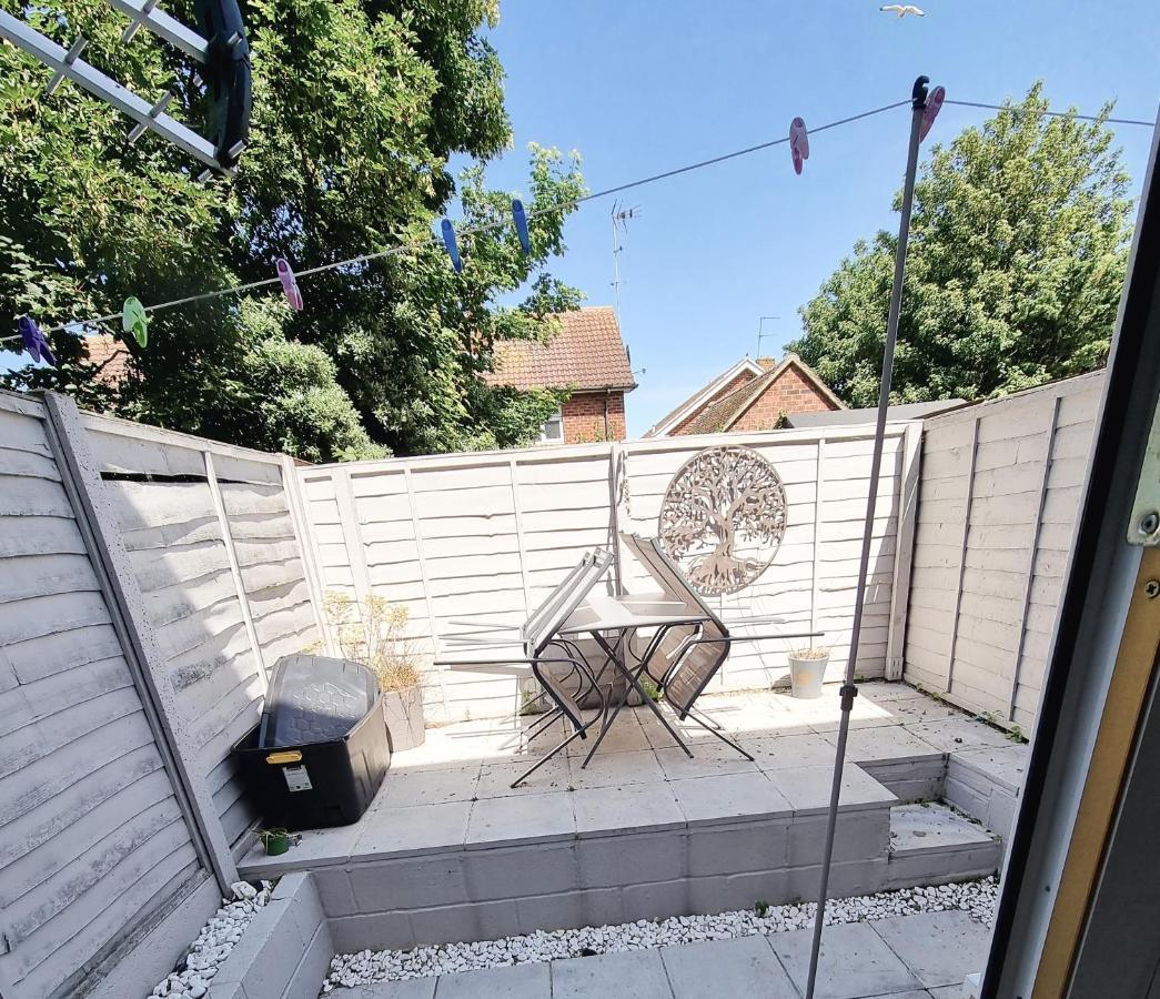 Entire Apartment With Sun Filled Private Garden มาร์เกท ภายนอก รูปภาพ